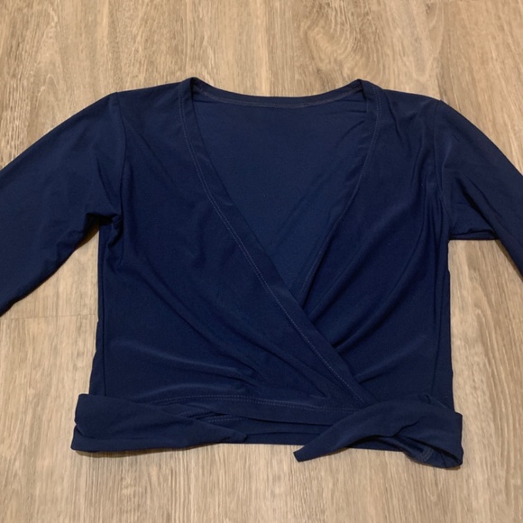 Stretchy blue top - Picture 2 of 4